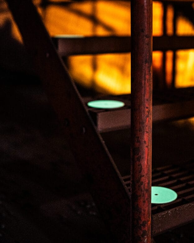 Valovalaiseva merkintä GL-111 - Ympyrä ø100mm - Alumiini, jossa on ruuvinreikä