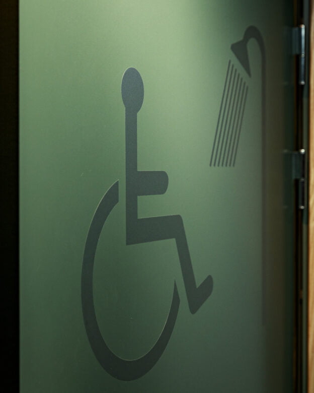 Räätälöidyt vinyylikontrastimerkinnät - Ikkunat ja lasi - räätälöity suunnittelu