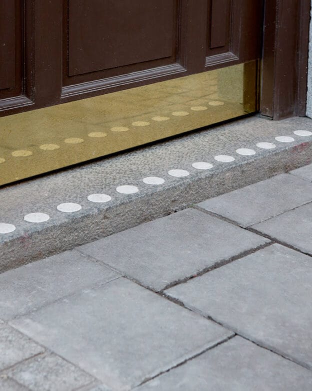 Kontrastimerkintä HÅGA - termoplastiset kontrastimerkinnät betonille ja asfaltille