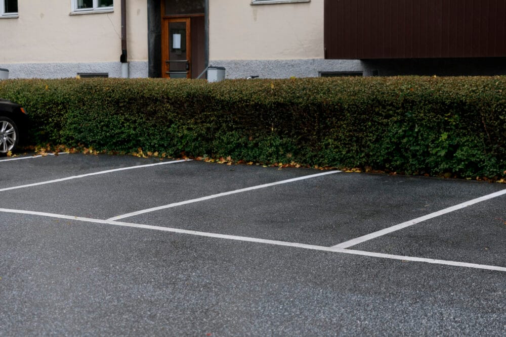 Linjamaalaus turvallisempia ulkoympäristöjä varten.